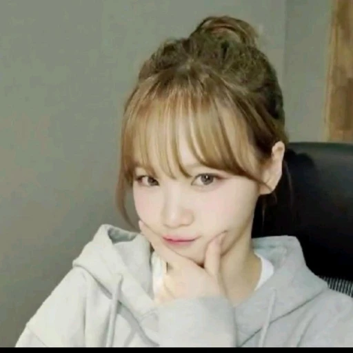 김채원이 자꾸만 나를 꼬시려 한다