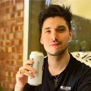 WavyVomit2362의 Caleb Marshall