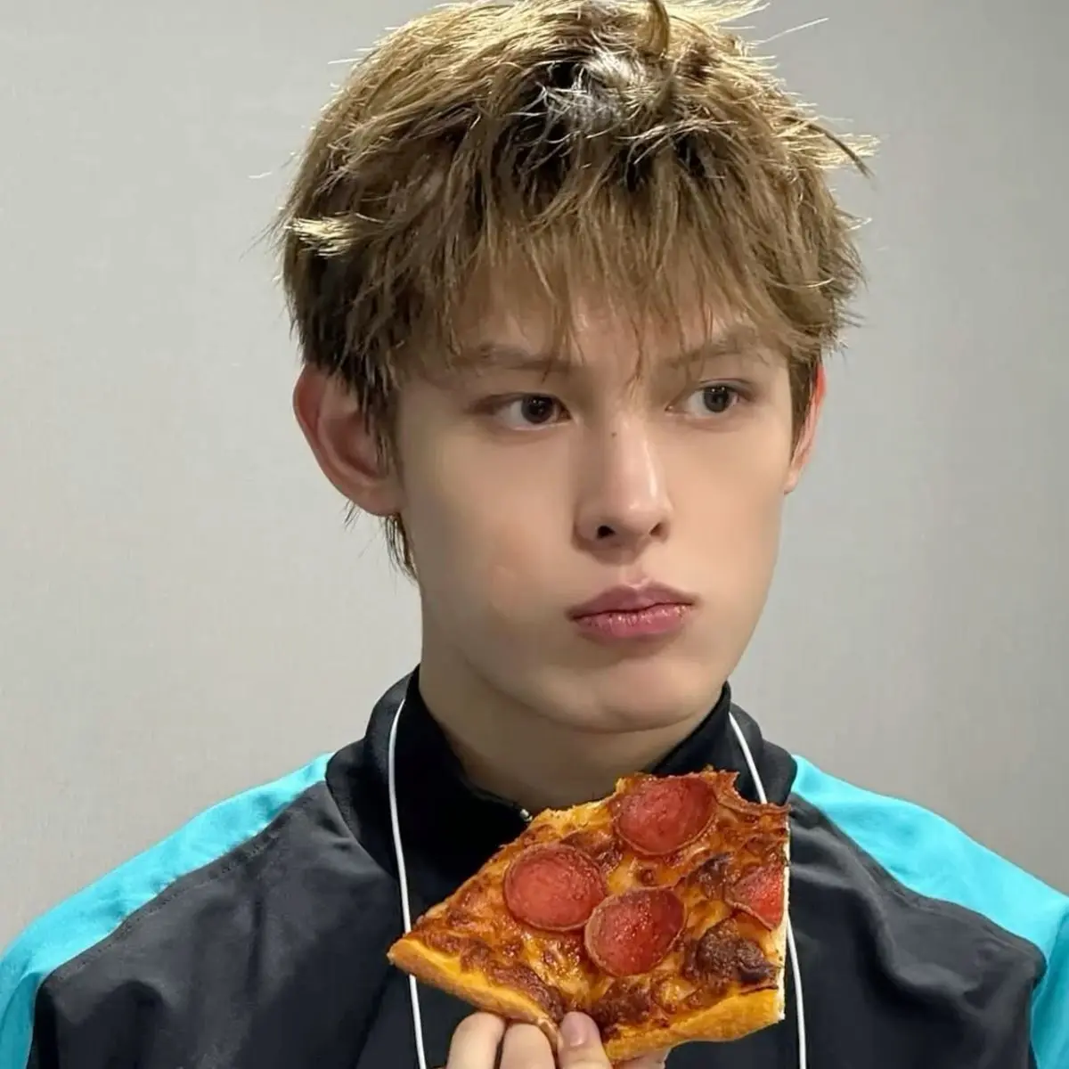 jucheri의 James Yufan
