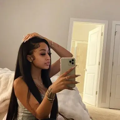 Profile image of Nia