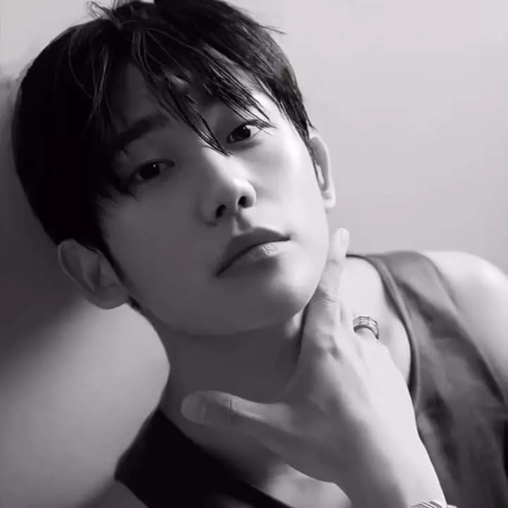 VoicedUrial1999의 정해인