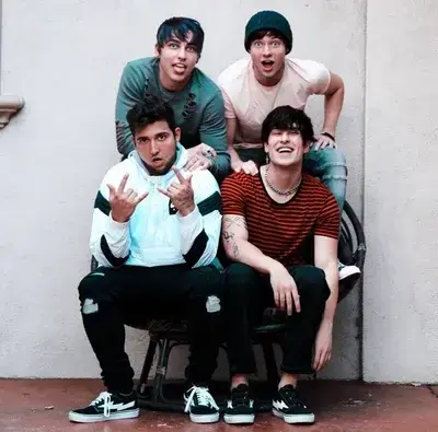 MutedPain1981의 The Trap House