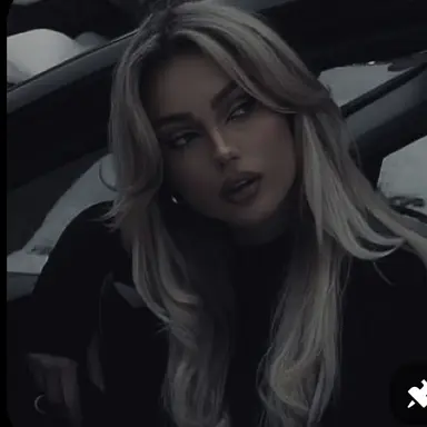 Profile image of Sienna Cross