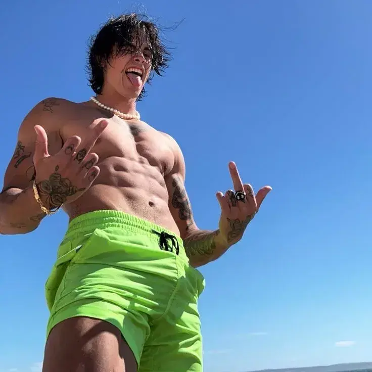 YummyDust0286의 Kaelen Vance