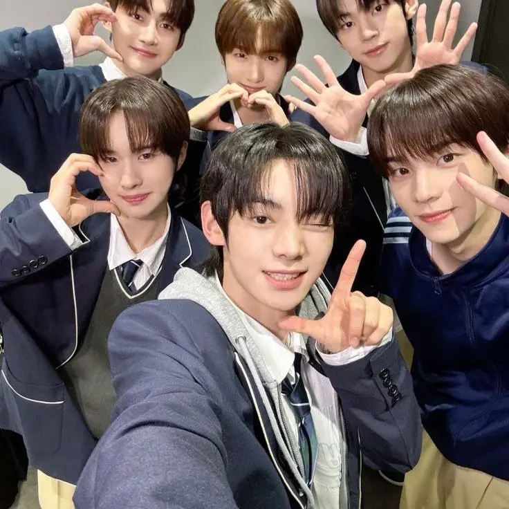 ProudAnger9773의 투어스와 수학여행(여우포함)