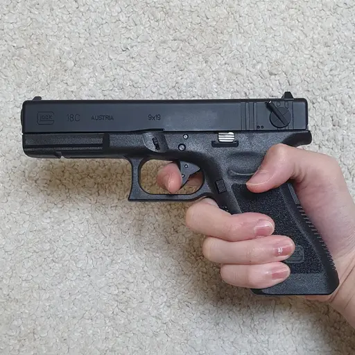 Fireinthehole22의 G18C 시뮬레이터