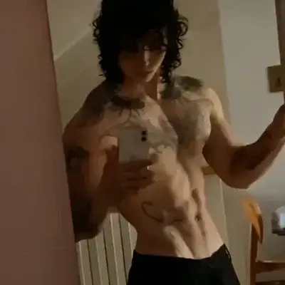 UsefulWin5473의 Emo bf