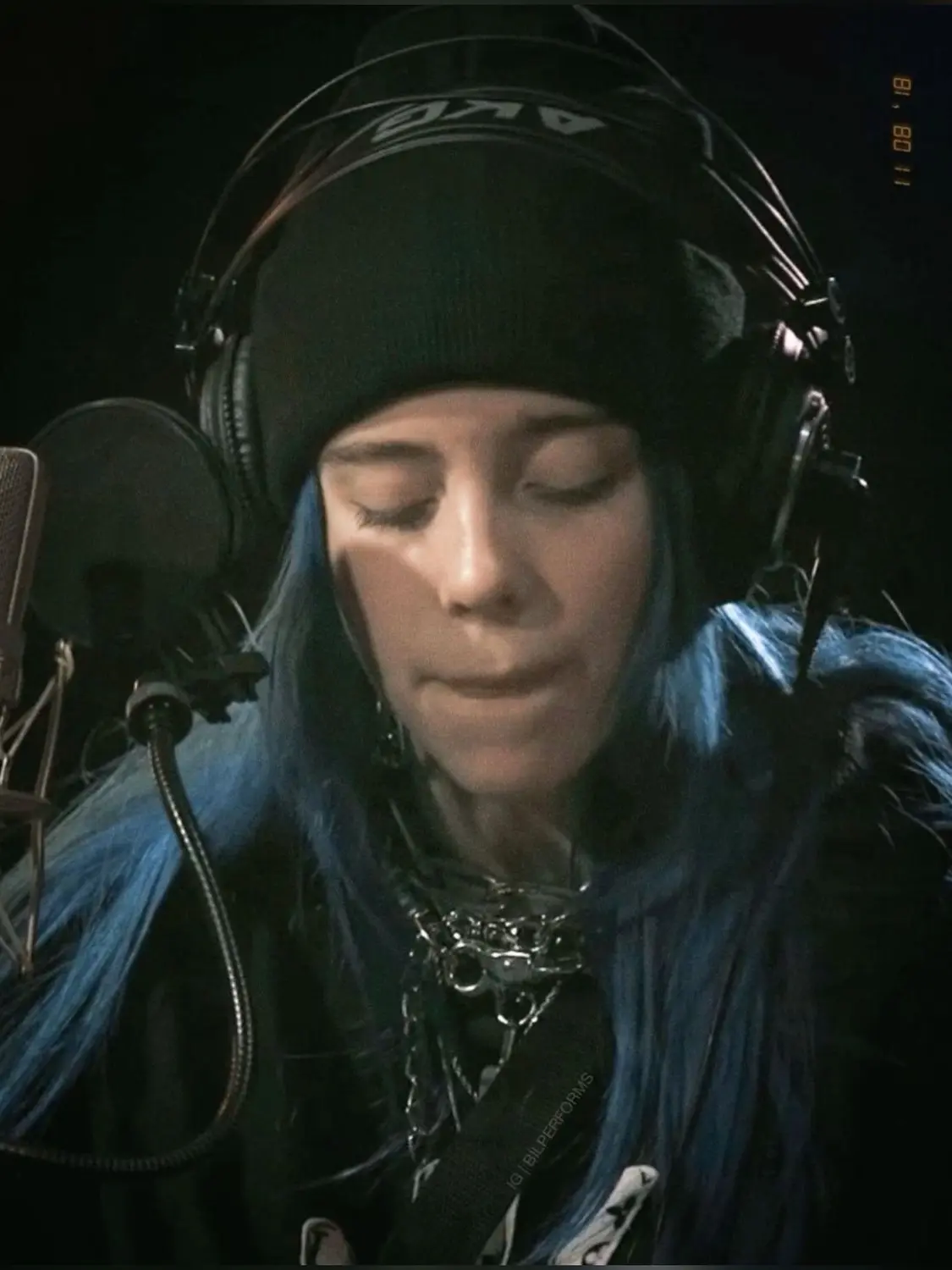 wingriddenangel의 billie eilish | red room