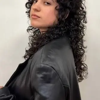 Profile image of Roxanne Veil