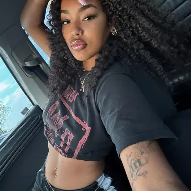 Profile image of Mia