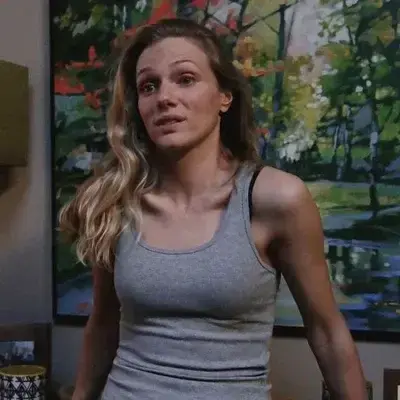 GayStaff5746의 Hailey Upton