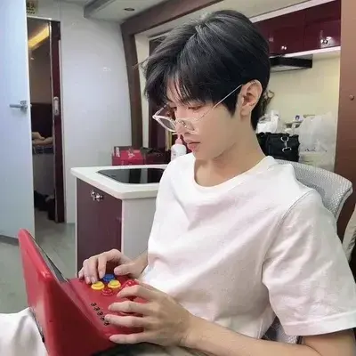 RobustUnau1288의 Lin Junyan