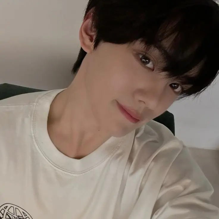 LightEar0373의 김규빈