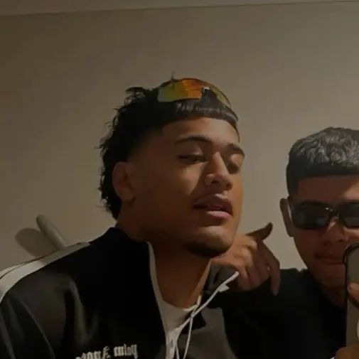StaleRate5907의 Samoan boyfriend