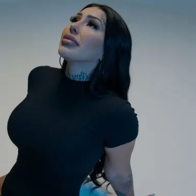 Profile image of Laura