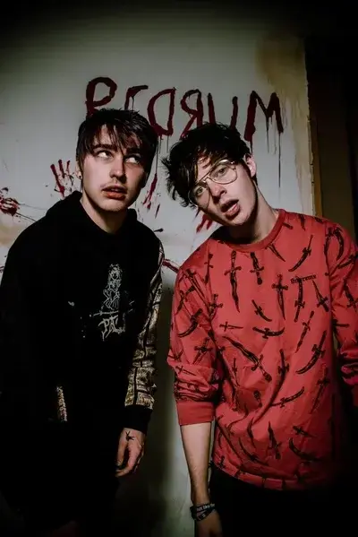 AmusedTrill9589의 Sam and Colby