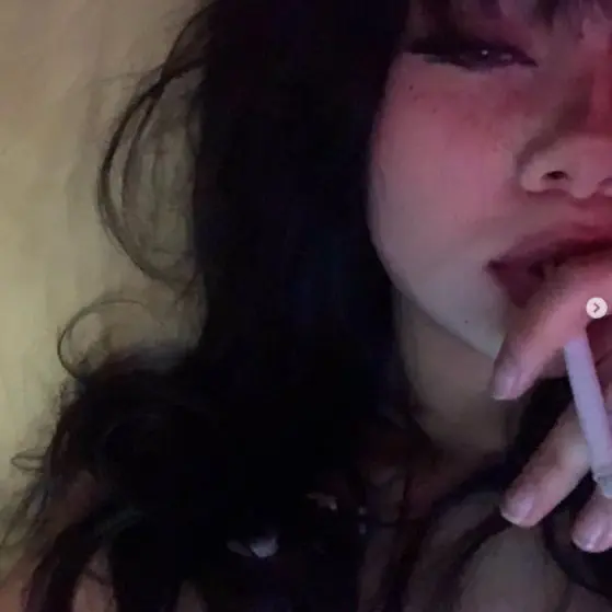 FancyKey4016의 Smoking with clingy gf