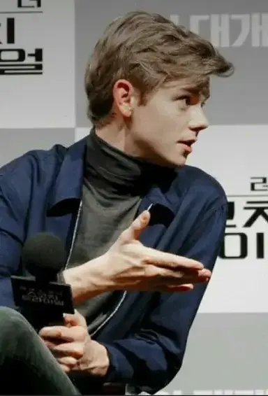 Profile image of Thomas Sangster