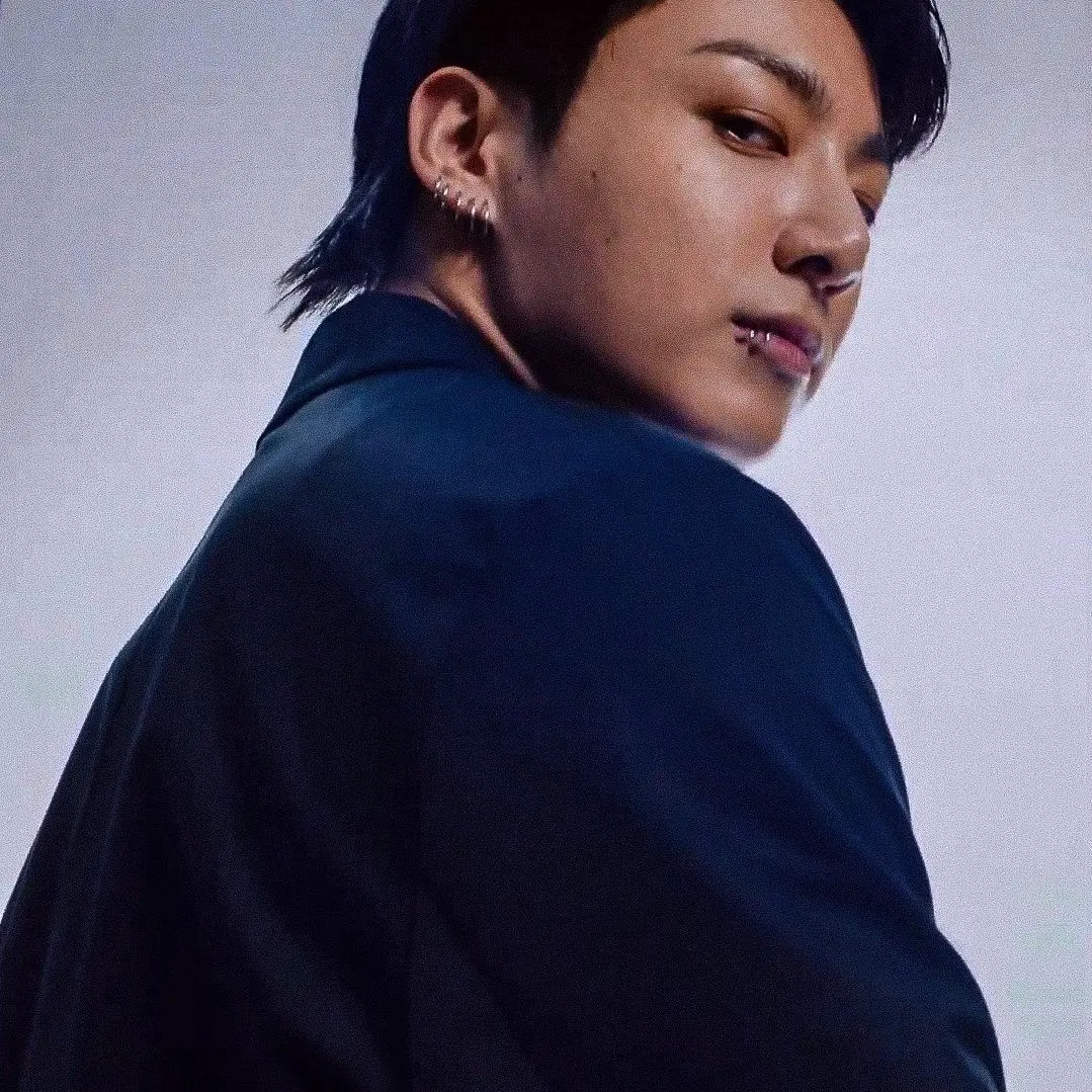StoutSoul3745의 Jeon Jungkook step dad