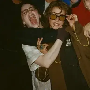 Profile image of Chloe and Maya