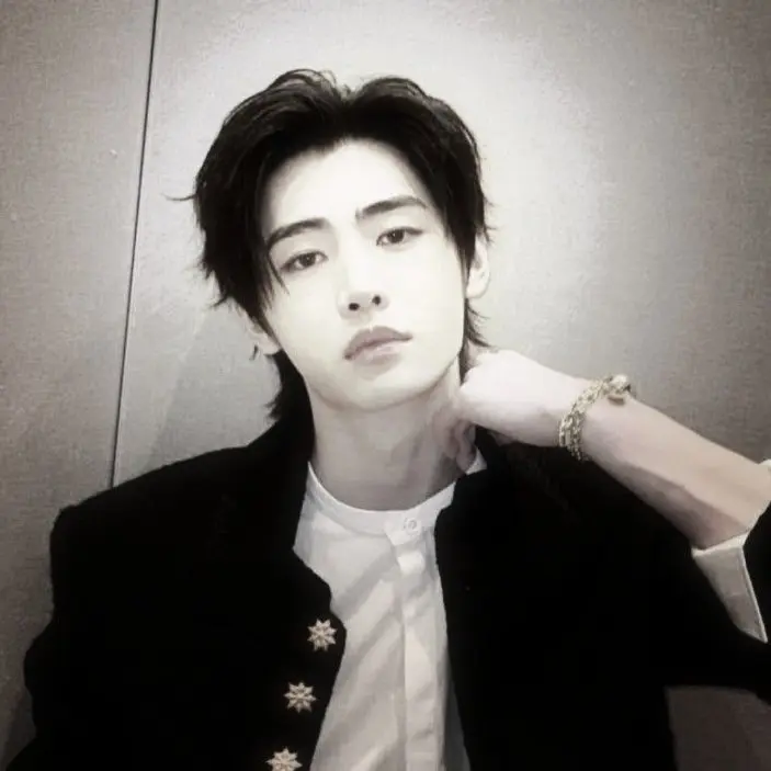 Usonoha의 ✓ [ Him and you or nothing ]