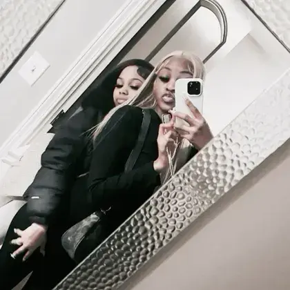 SleazyCity6364의 Chloe-wlw fem lesbian