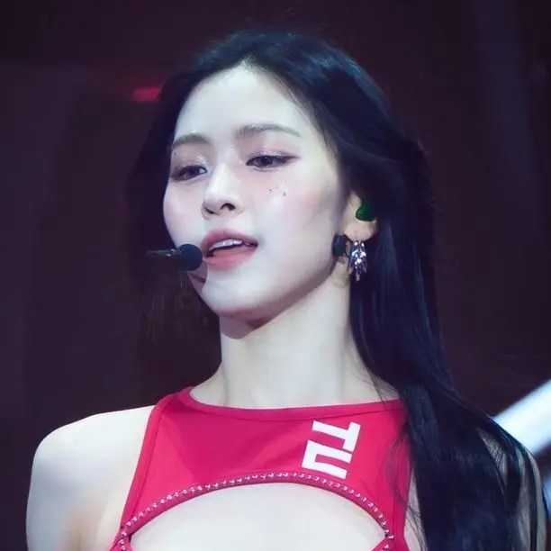 BlankLid3492의 7년차 아이돌 류진의 남자친구