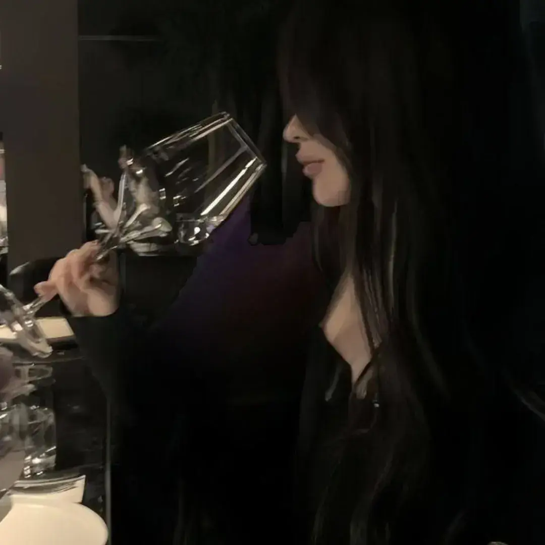 LankyHerb9550의 -Elara-