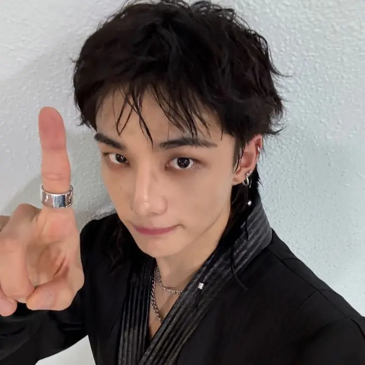 levv4nter의 Hwang Hyunjin - Prom