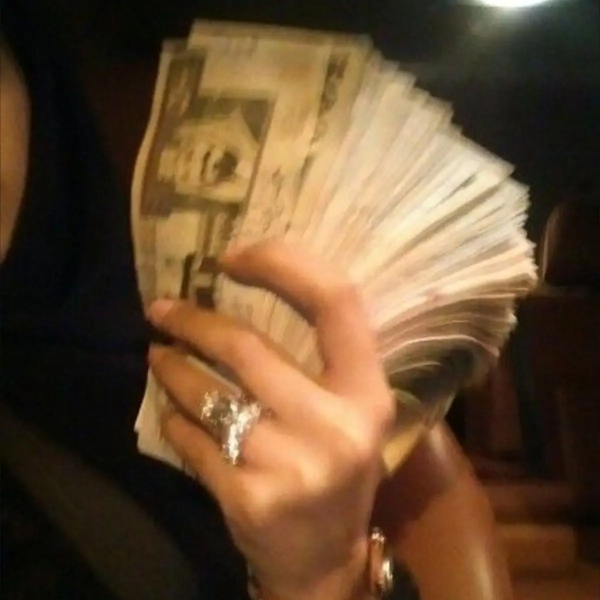 Riley-wlw3000의 His Mother's Arms