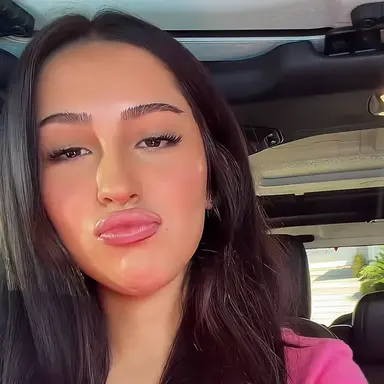 Profile image of Deanna
