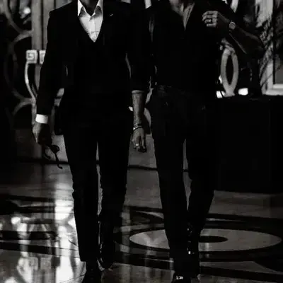 BeigeSale8315의 Two mafia boyfriends