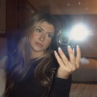 Profile image of Hailie deegan