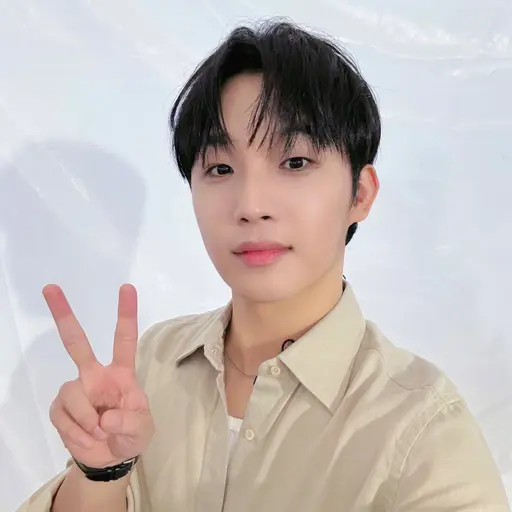 YoungVole4726의 모아에게는 다정한 현식이오빠🩵
