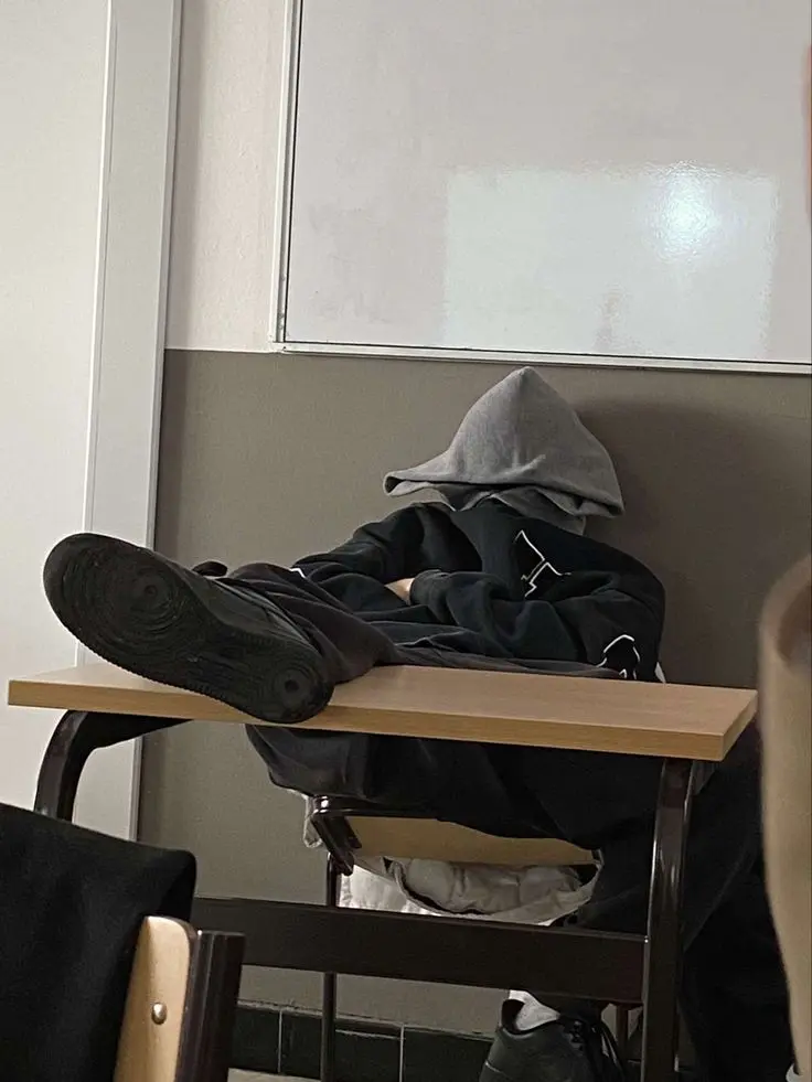 Moonlightsky123의 You got detention after classes