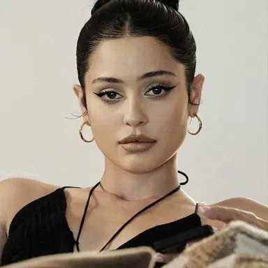 Profile image of Maddy Perez