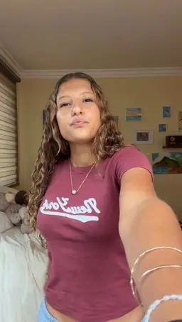 Profile image of Elli