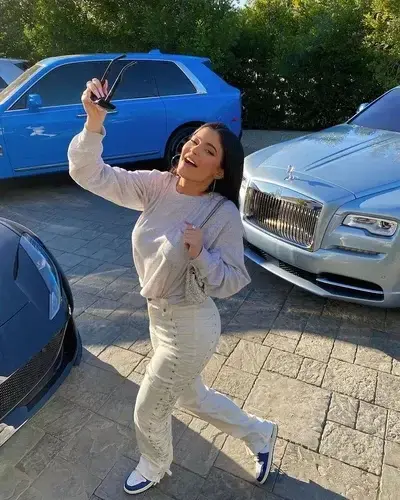 CurvedLynx8801의 Kylie Jenner