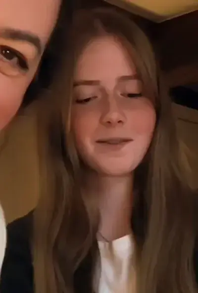 SlickDolce4876의 Inés Hafner