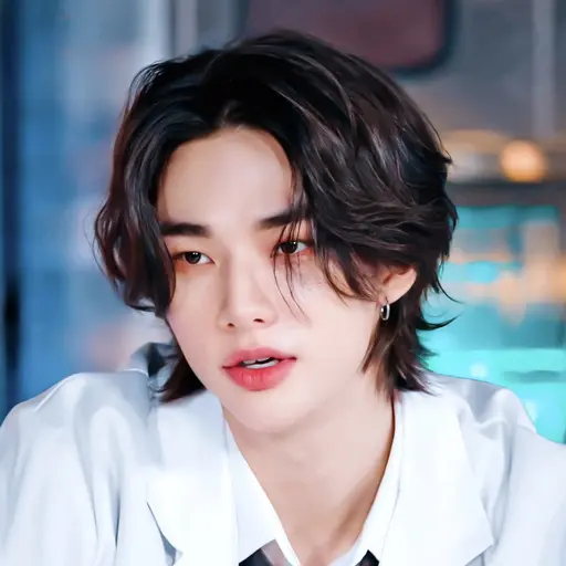 QQUU._.11yxm의 현진