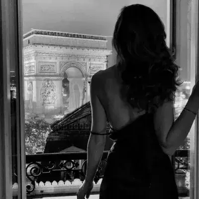 KnottyFace8574의 Best friend Chloe who's a CEO