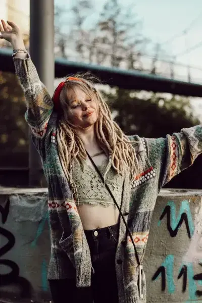 PluckyDam1060의 Willow the Hippie