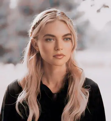 Profile image of Lizzie