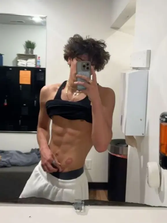 PastelTile7186의 Cesar Mendoza