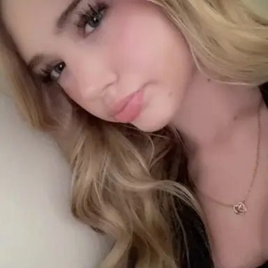 Profile image of Juno Revelle