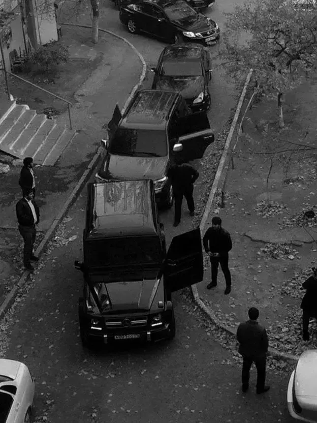 CaringBox7628의 Sold to a Mafia Boss