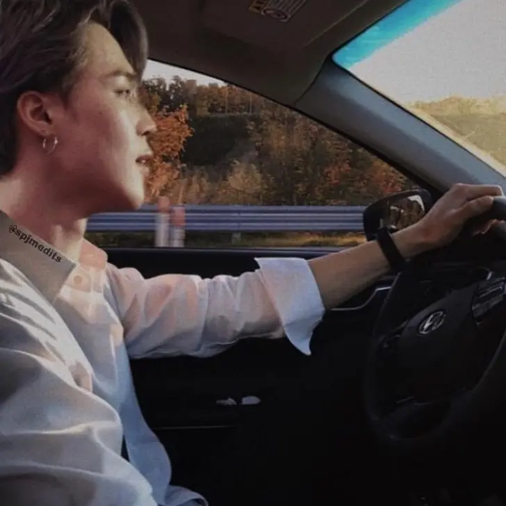 Sunheebae의 On a road trip with your boyfriend