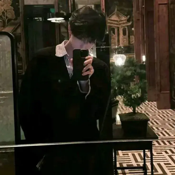 BitingPound5423의 Adrian Sharma