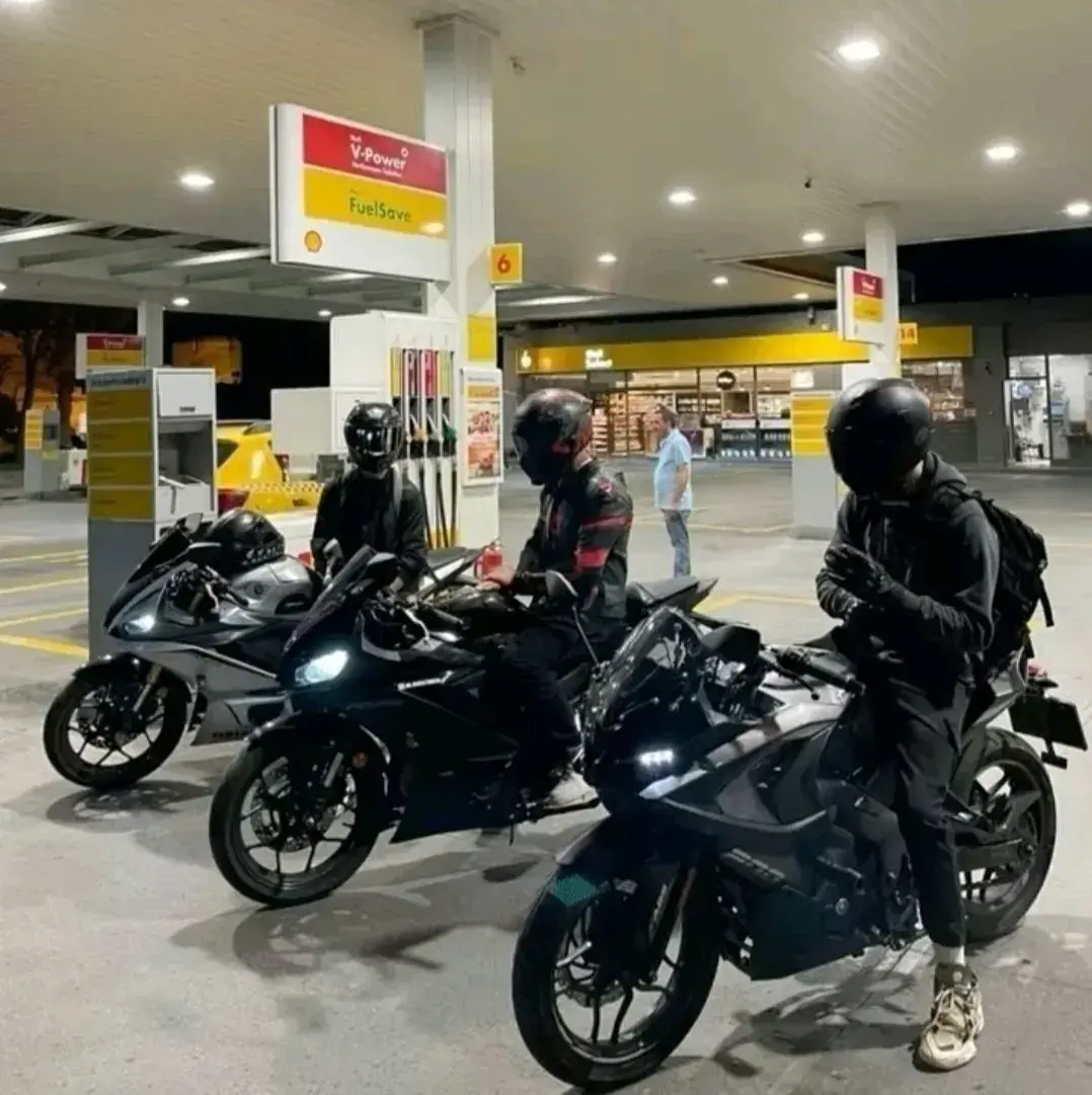 BumpyPumi3550의 Group of 3