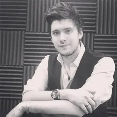 SuperbHeat3085의 Elias Vance